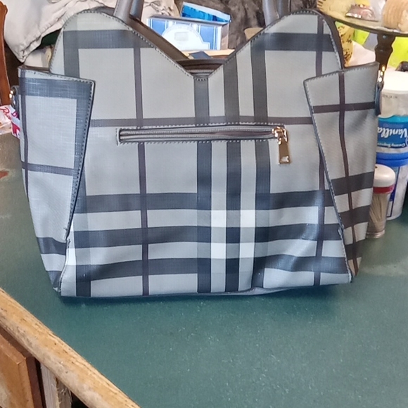 Purse - Picture 2 of 4